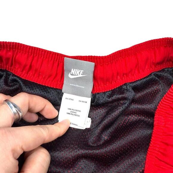 Nike Red Swim Trunks Men’s Size L Mesh Lined Board Shorts Drawstring Y2K Casual - Picture 3 of 11